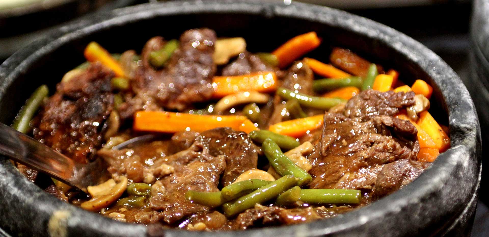 Contra filé com legumes | Restaurante Cabotiá - Coromandel